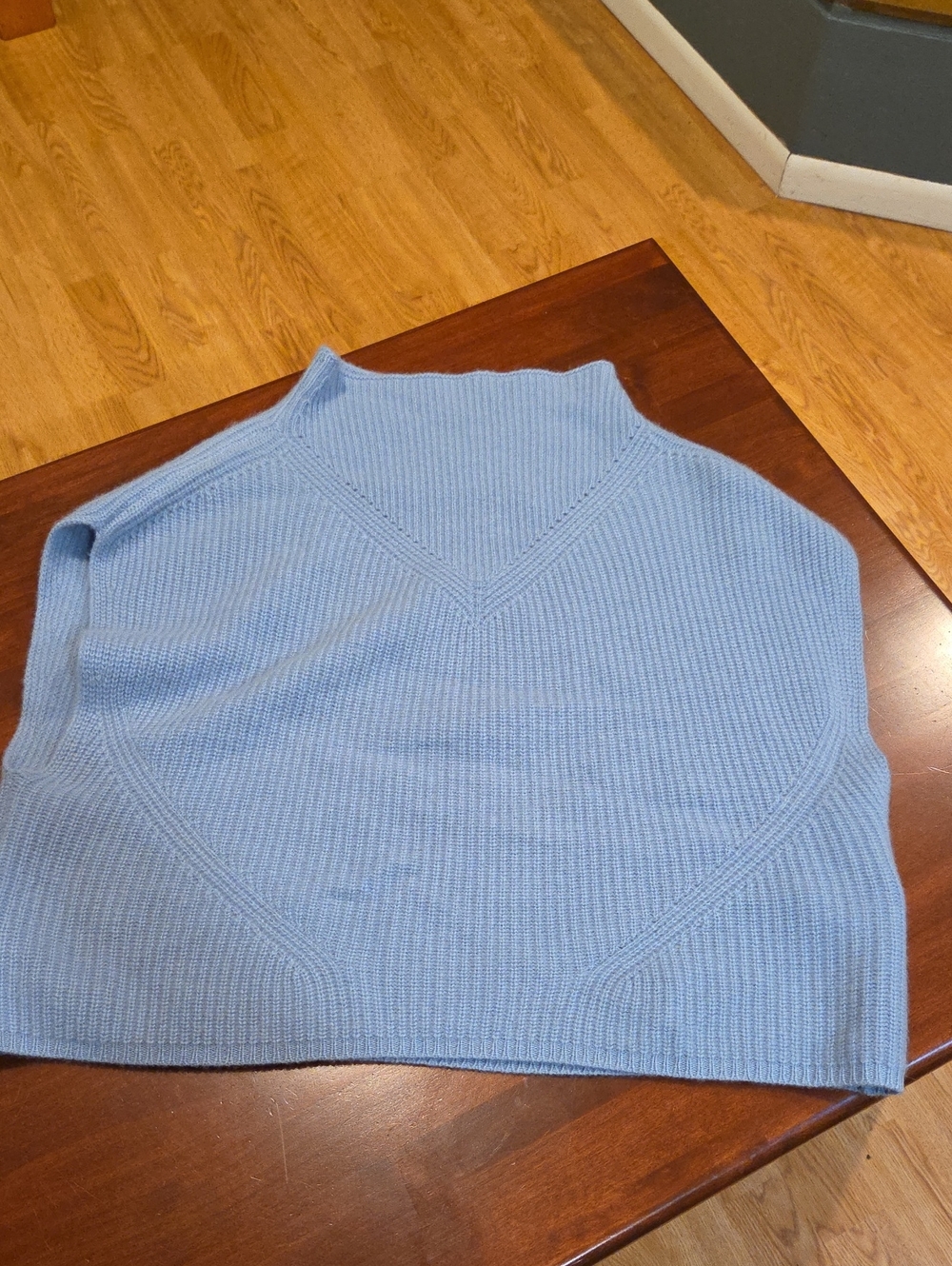 Light Blue Women's V-Neck Knit Cashmere Sweater